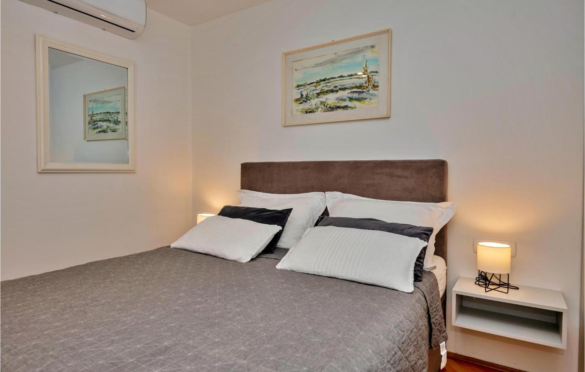 3 Bedroom Gorgeous Home In Makarska Eksteriør billede